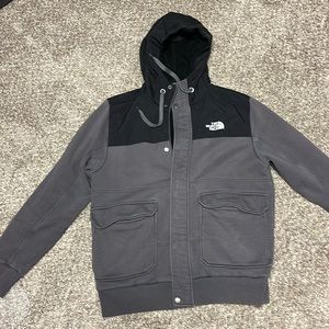 Men’s NorthFace coat. Worn a handful of times. Good condition.
